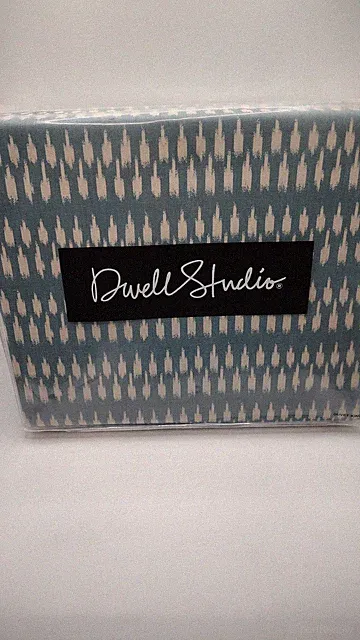 Dwell Studio Duvet King Size 200 Thread Count 100 Percent Cotton one piece set