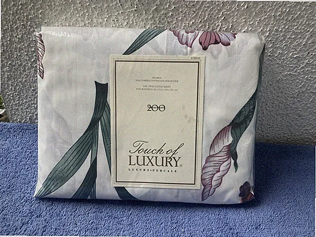 Touch Of Luxury 200 Thread Count One Twin Fitted Sheet